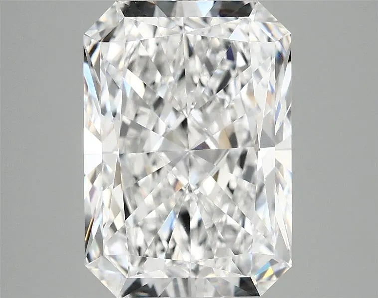 4.81ct Radiant Lab Grown Diamond (Colour D, Clarity VVS2, IGI Certified)